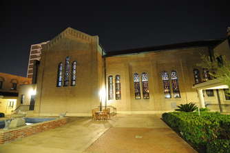 hou.greek.orthodox.church.courtyard