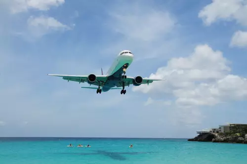 delta_757_sxm