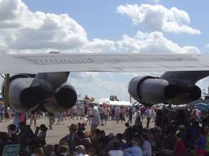 b52-lwing