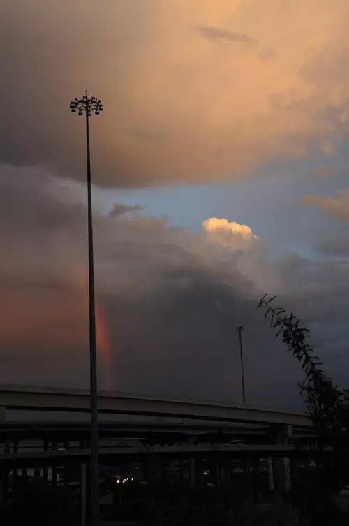 straßenlampe-regenbogen
